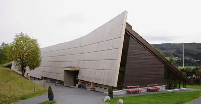 Valdres Folkemuseums huvudbyggnad vid Fagernes