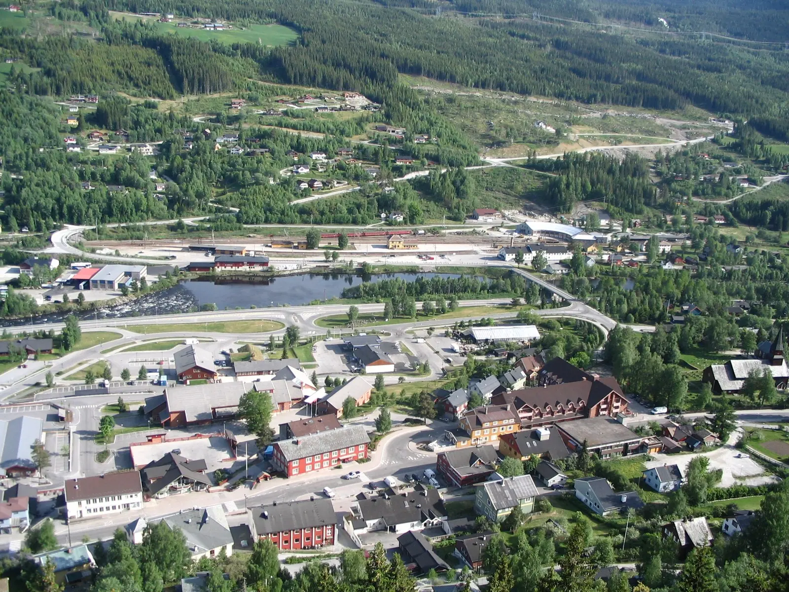 Åls centrum i Hallingdal sett från Sundreberget