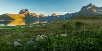 Selfjorden vid Litlkrystad i Flakstad i Nordland