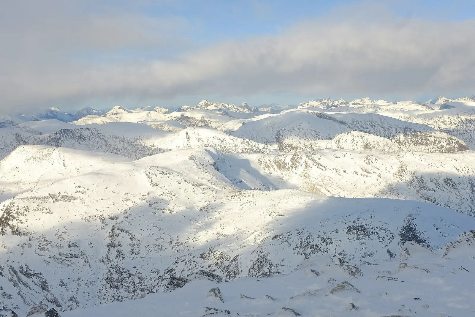 Utsikt från Puttegga mot Storløypfjellet i Reinheimen
