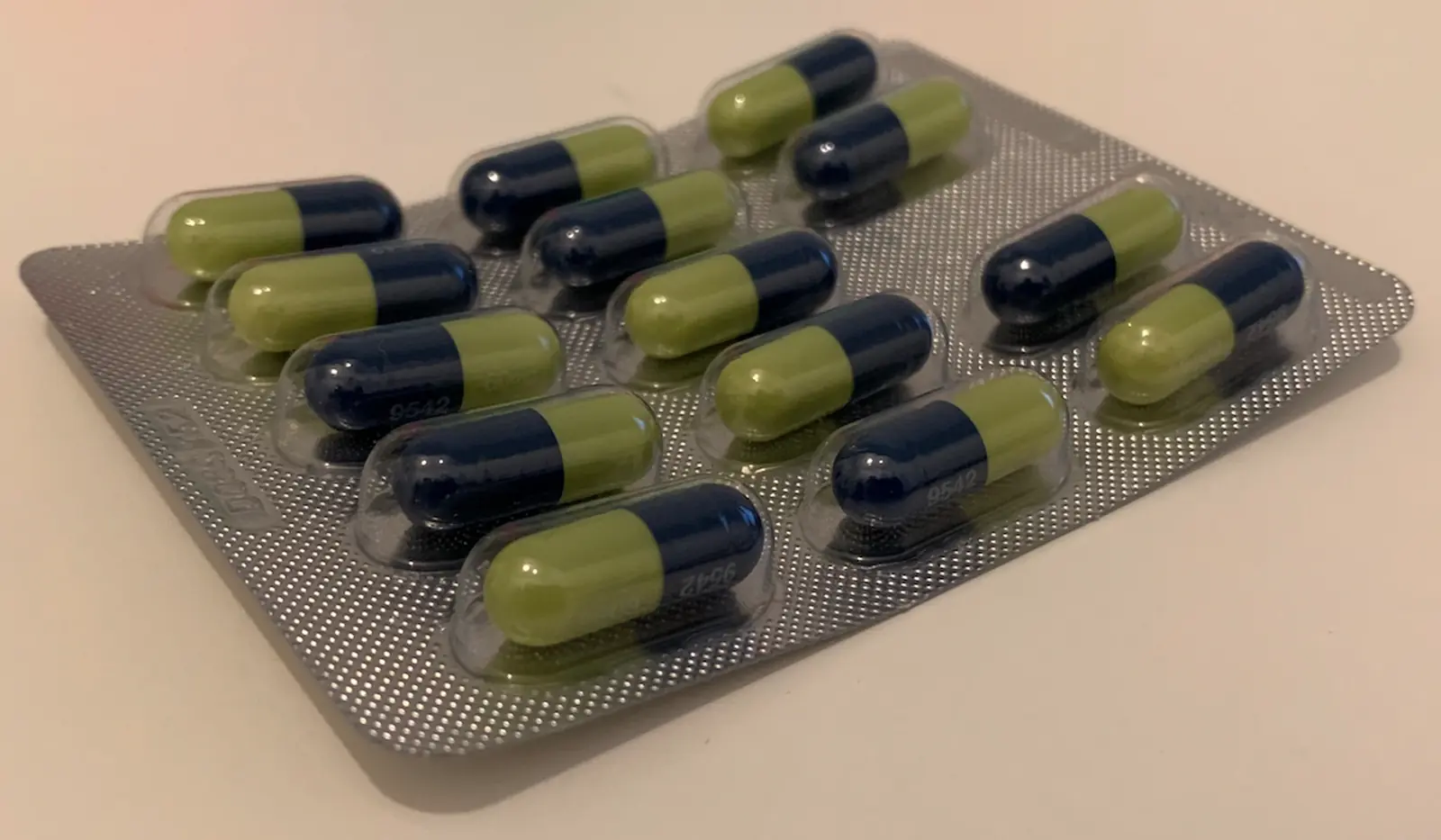 Kapslar i blisterförpackning som illustration till läkemedel på resa
