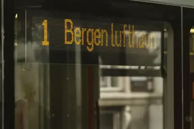 Bybanens skylt mot Bergen lufthavn Flesland